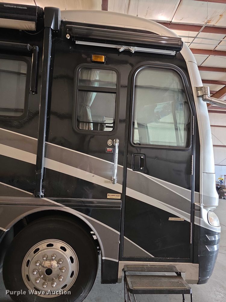 image for item FI0635 2004 Fleetwood Revolution RV