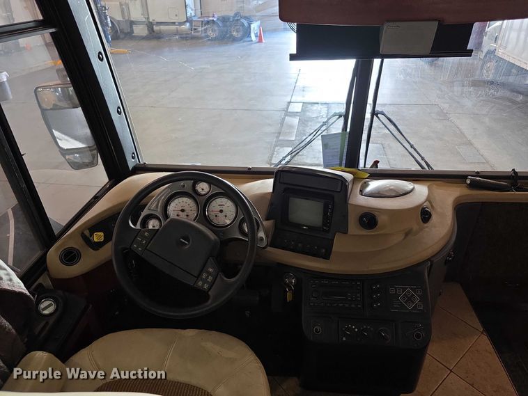 image for item FI0635 2004 Fleetwood Revolution RV