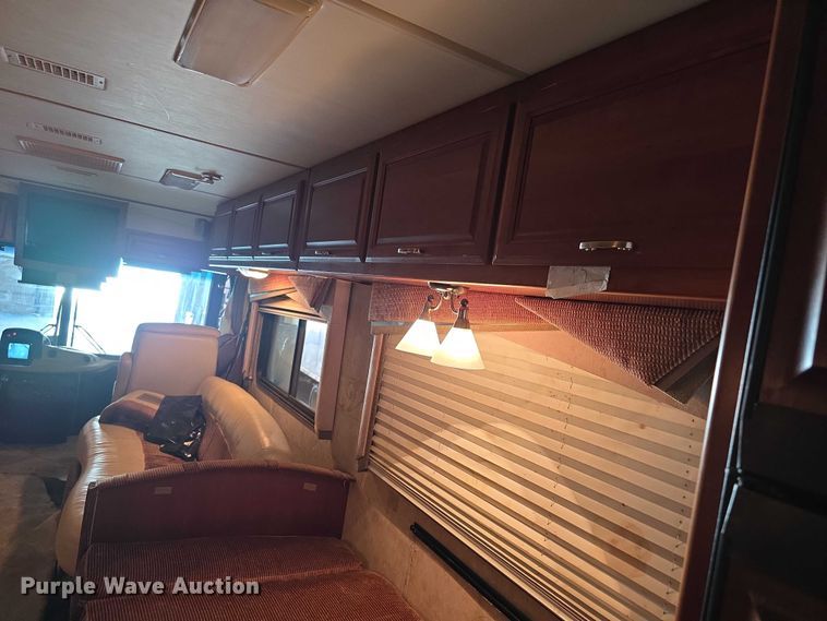 image for item FI0635 2004 Fleetwood Revolution RV