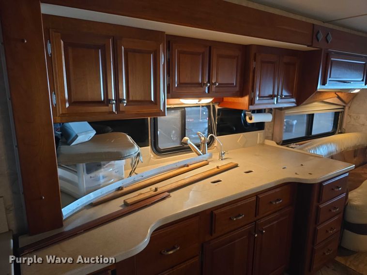 image for item FI0635 2004 Fleetwood Revolution RV