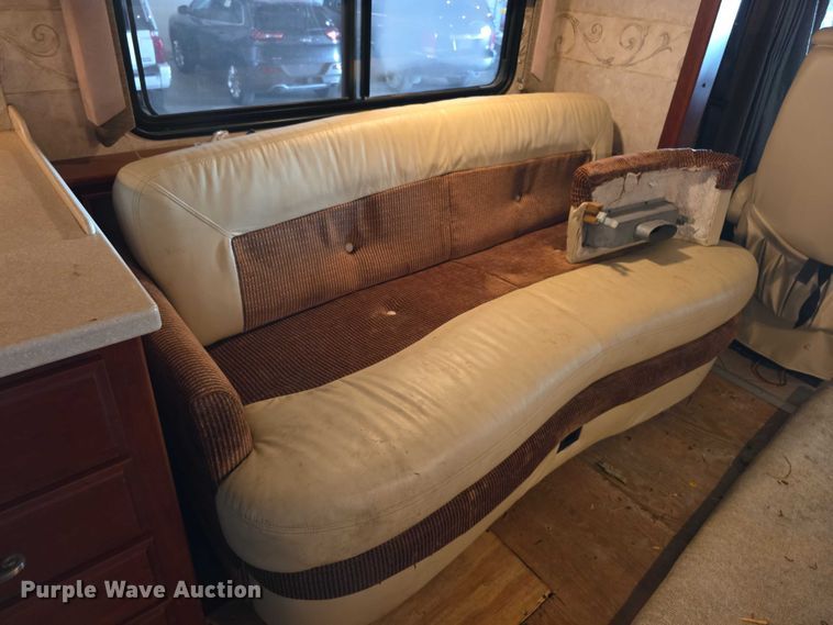 image for item FI0635 2004 Fleetwood Revolution RV