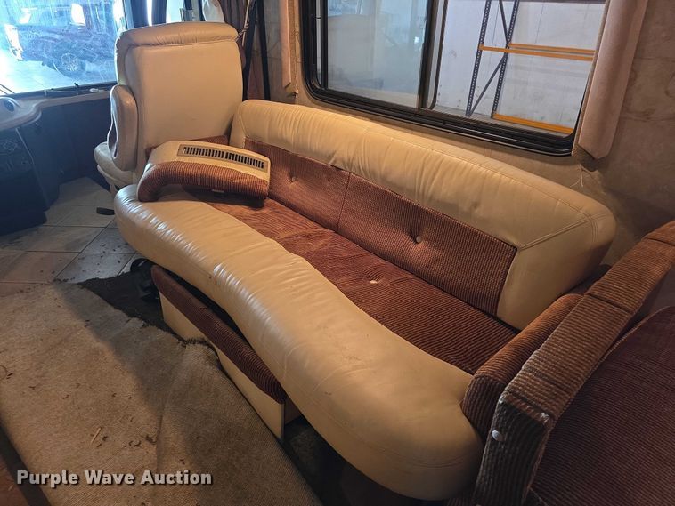 image for item FI0635 2004 Fleetwood Revolution RV