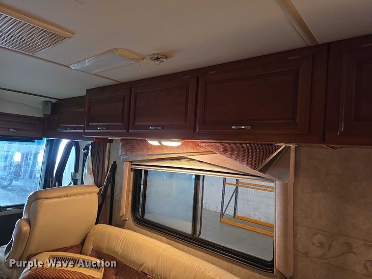 image for item FI0635 2004 Fleetwood Revolution RV