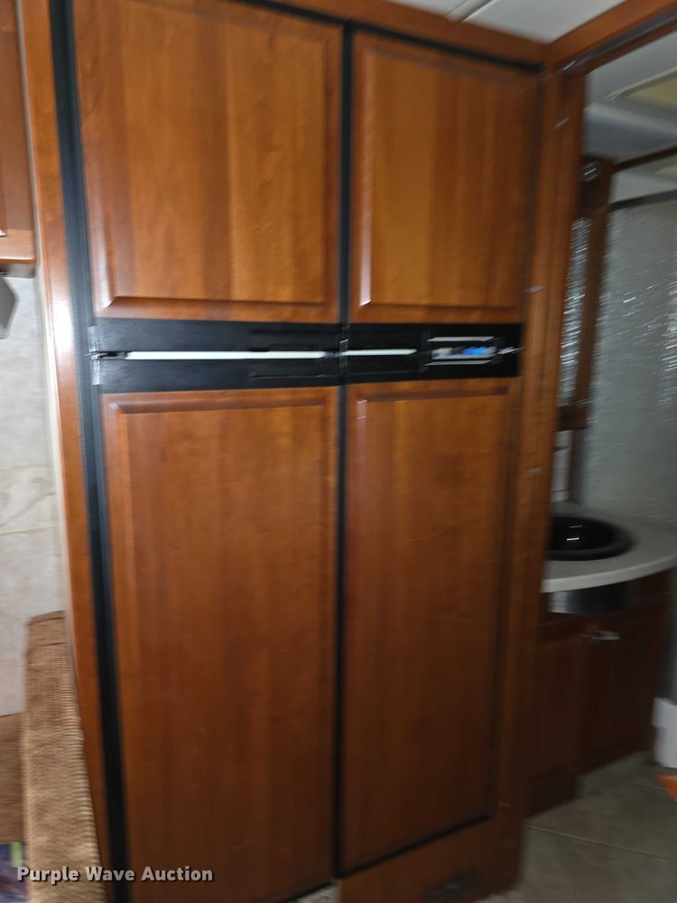 image for item FI0635 2004 Fleetwood Revolution RV