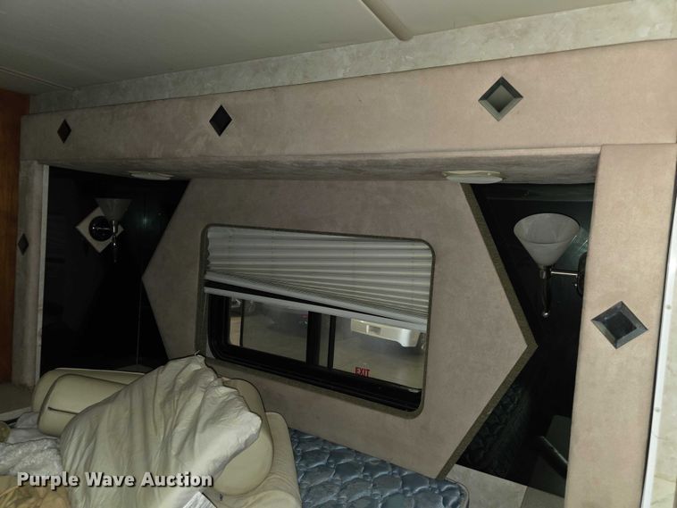 image for item FI0635 2004 Fleetwood Revolution RV