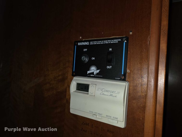 image for item FI0635 2004 Fleetwood Revolution RV