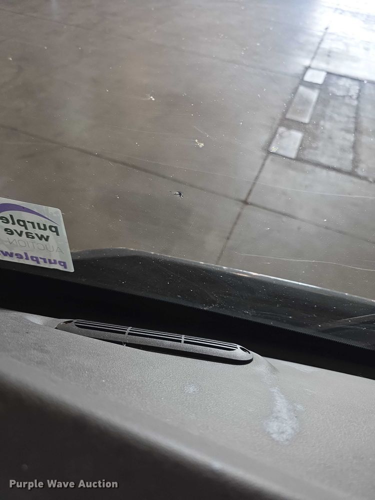 image for item FI0635 2004 Fleetwood Revolution RV