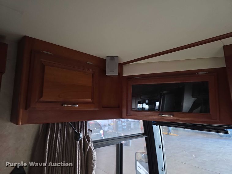 image for item FI0635 2004 Fleetwood Revolution RV