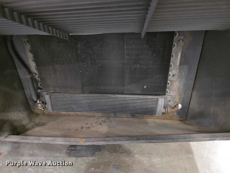 image for item FI0635 2004 Fleetwood Revolution RV