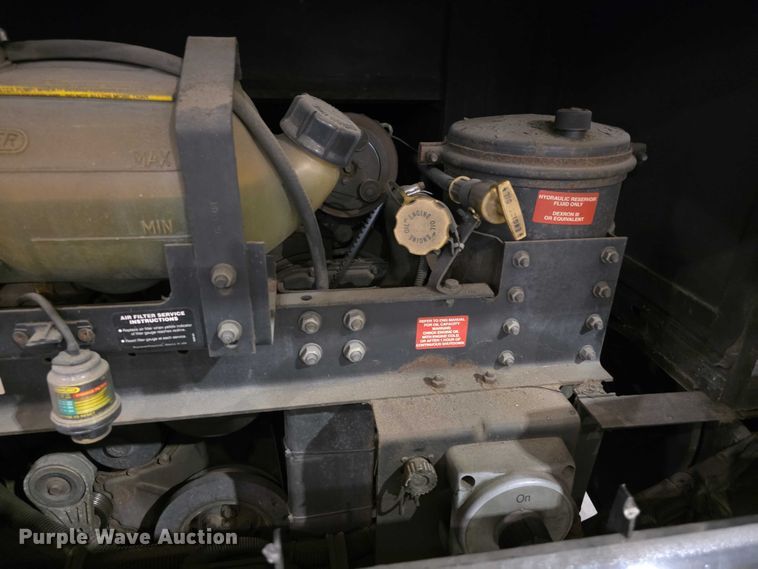 image for item FI0635 2004 Fleetwood Revolution RV