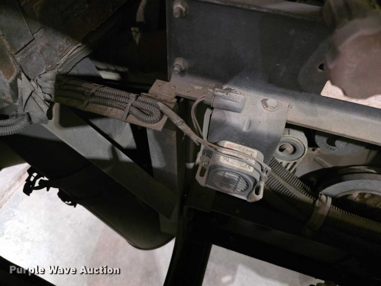 image for item FI0635 2004 Fleetwood Revolution RV