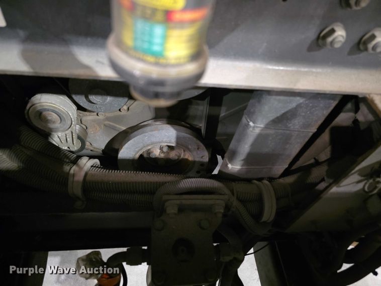 image for item FI0635 2004 Fleetwood Revolution RV