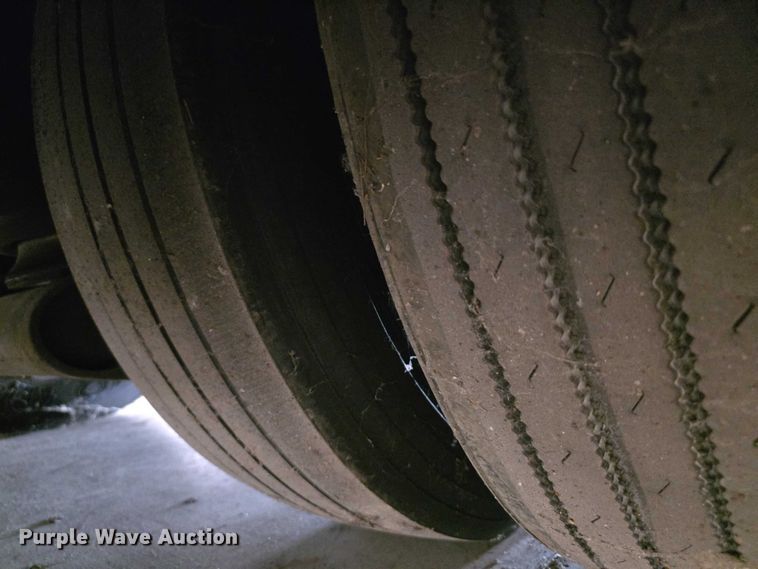 image for item FI0635 2004 Fleetwood Revolution RV