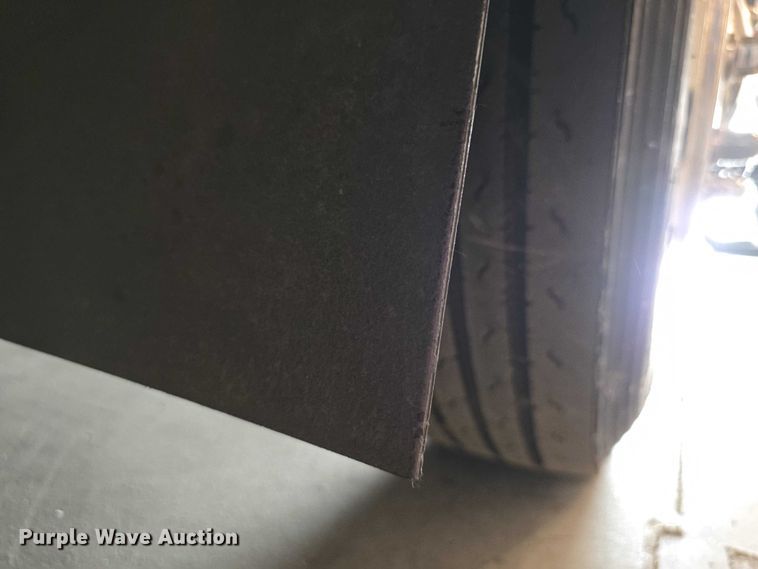 image for item FI0635 2004 Fleetwood Revolution RV