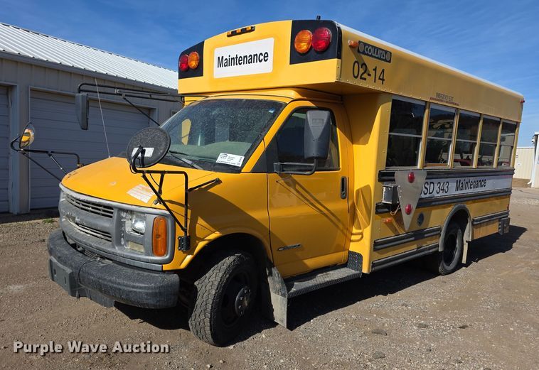 image for item FI0649 2002 Chevrolet Express 3500 school bus