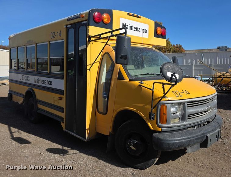 image for item FI0649 2002 Chevrolet Express 3500 school bus