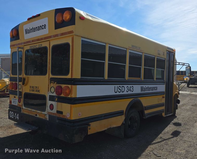 image for item FI0649 2002 Chevrolet Express 3500 school bus