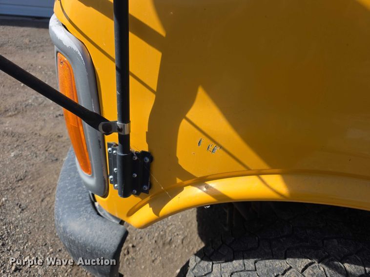 image for item FI0649 2002 Chevrolet Express 3500 school bus