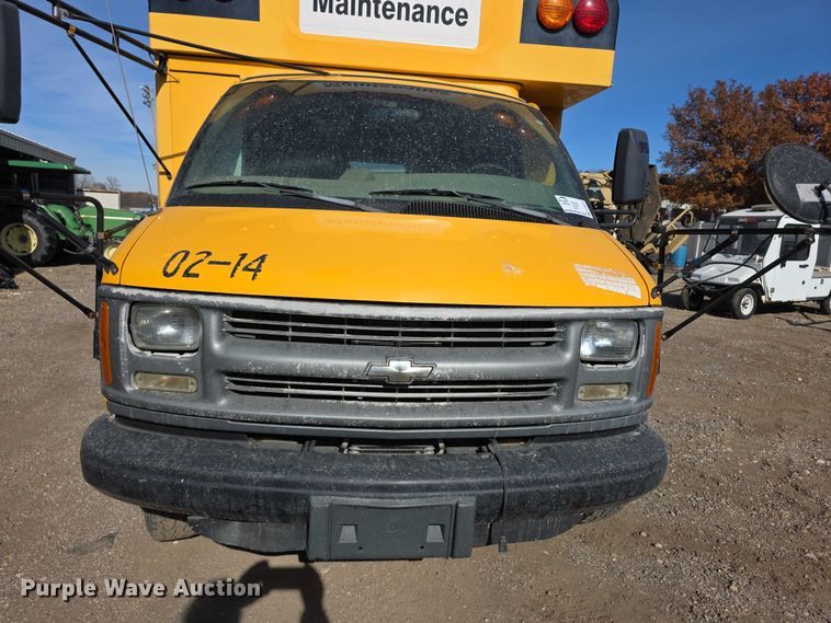 image for item FI0649 2002 Chevrolet Express 3500 school bus