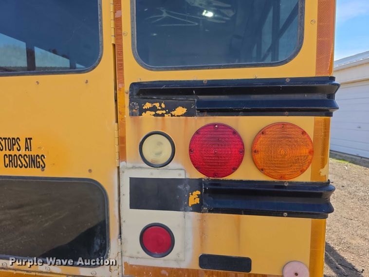 image for item FI0649 2002 Chevrolet Express 3500 school bus