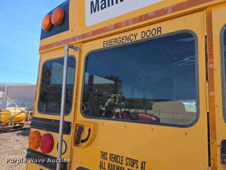 image for item FI0649 2002 Chevrolet Express 3500 school bus