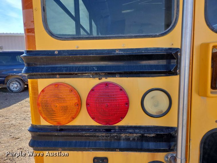 image for item FI0649 2002 Chevrolet Express 3500 school bus