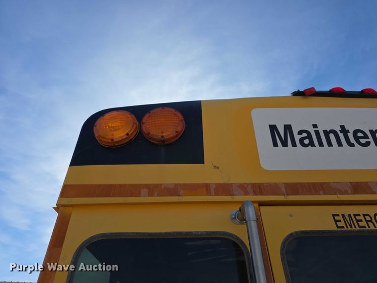 image for item FI0649 2002 Chevrolet Express 3500 school bus