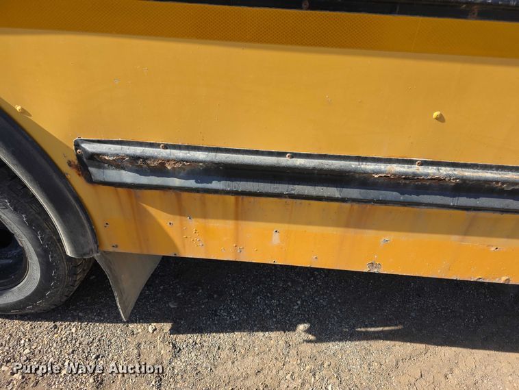 image for item FI0649 2002 Chevrolet Express 3500 school bus