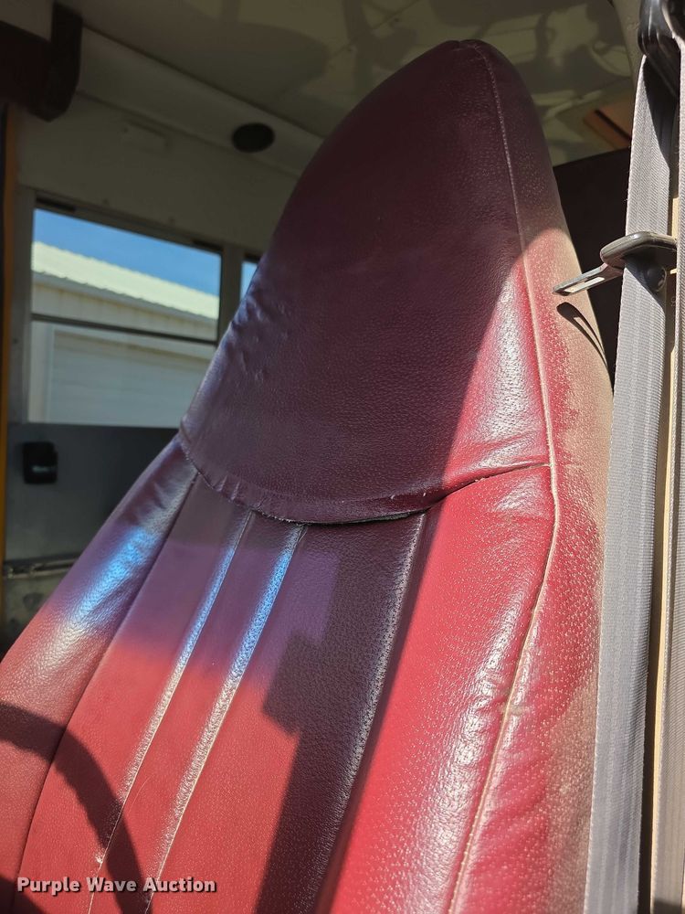 image for item FI0649 2002 Chevrolet Express 3500 school bus