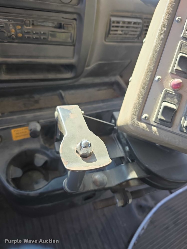 image for item FI0649 2002 Chevrolet Express 3500 school bus