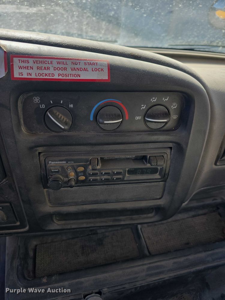 image for item FI0649 2002 Chevrolet Express 3500 school bus