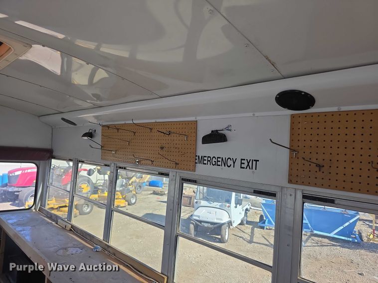 image for item FI0649 2002 Chevrolet Express 3500 school bus