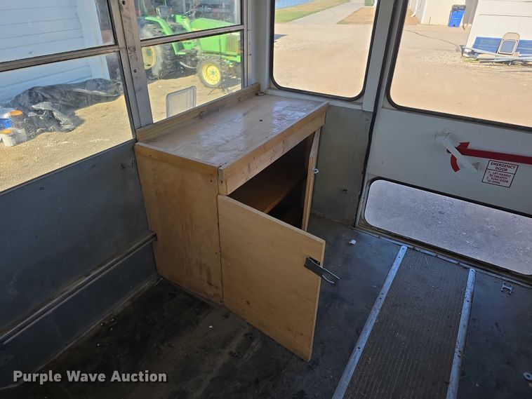 image for item FI0649 2002 Chevrolet Express 3500 school bus