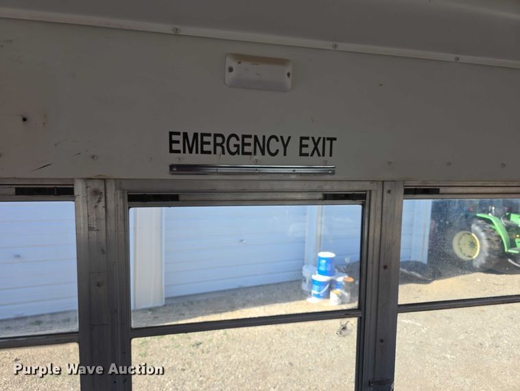 image for item FI0649 2002 Chevrolet Express 3500 school bus