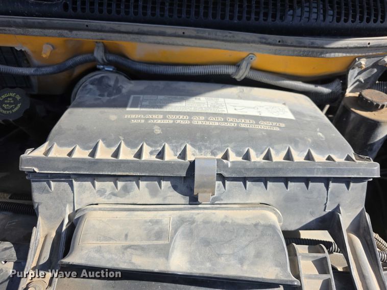 image for item FI0649 2002 Chevrolet Express 3500 school bus