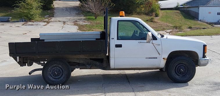 image for item FK0510 1997 GMC Sierra 2500HD flatbed pickup truck