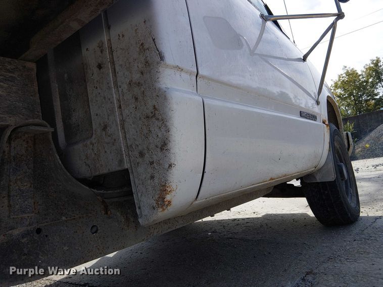 image for item FK0510 1997 GMC Sierra 2500HD flatbed pickup truck