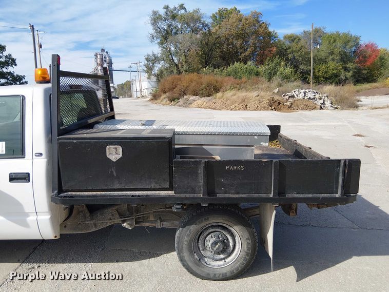 image for item FK0510 1997 GMC Sierra 2500HD flatbed pickup truck