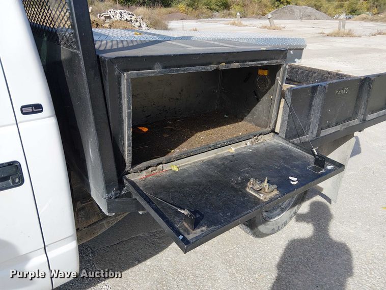 image for item FK0510 1997 GMC Sierra 2500HD flatbed pickup truck