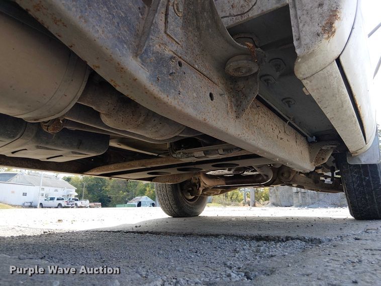 image for item FK0510 1997 GMC Sierra 2500HD flatbed pickup truck