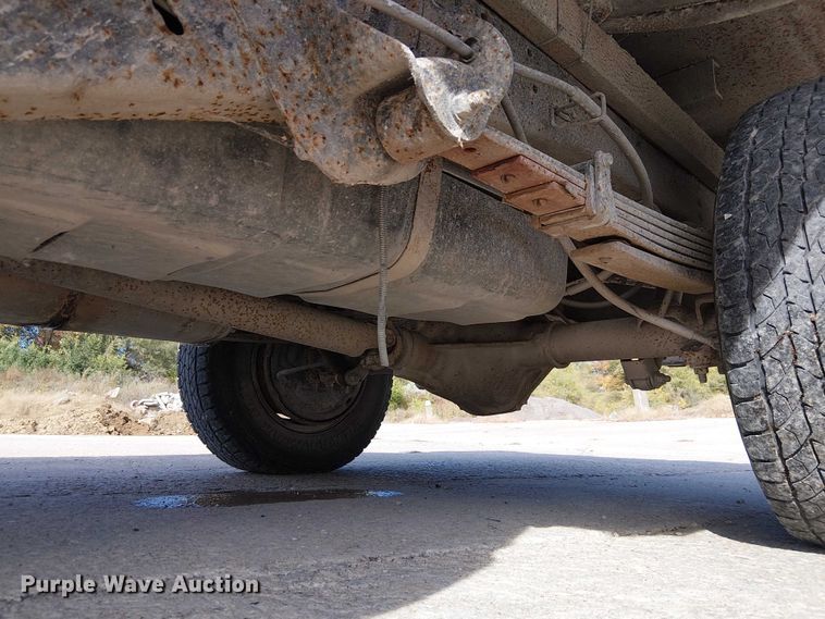 image for item FK0510 1997 GMC Sierra 2500HD flatbed pickup truck