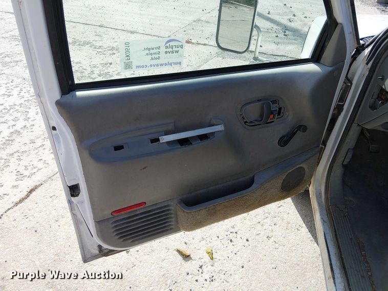 image for item FK0510 1997 GMC Sierra 2500HD flatbed pickup truck