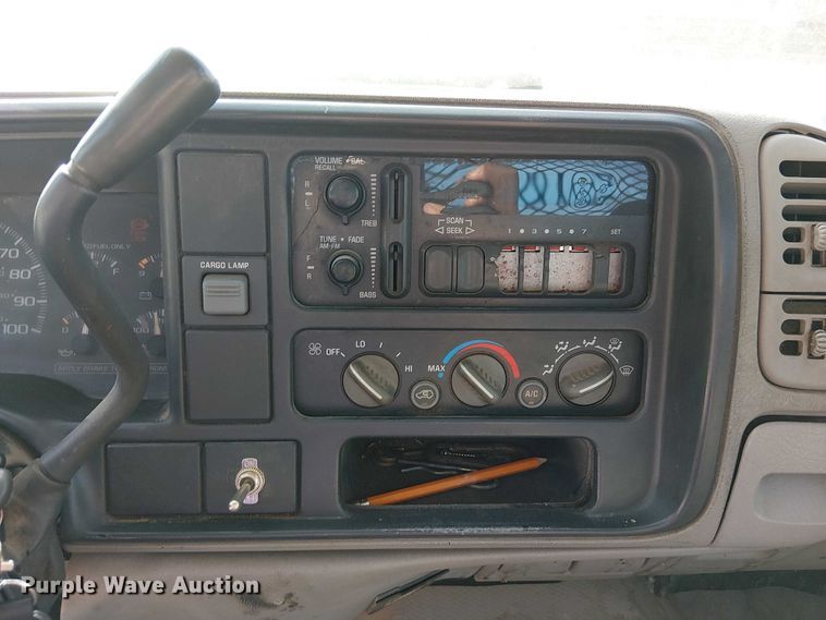 image for item FK0510 1997 GMC Sierra 2500HD flatbed pickup truck