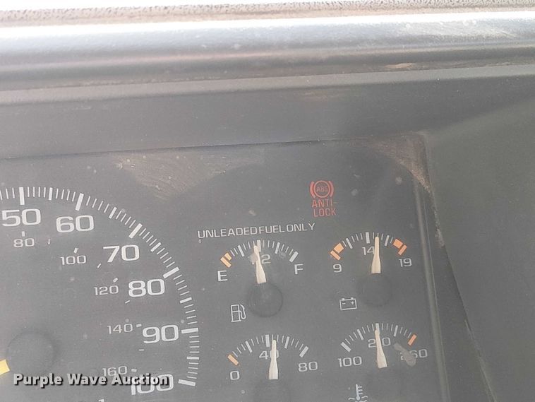 image for item FK0510 1997 GMC Sierra 2500HD flatbed pickup truck