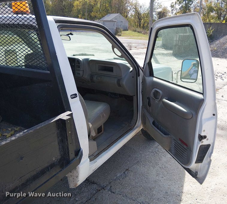 image for item FK0510 1997 GMC Sierra 2500HD flatbed pickup truck