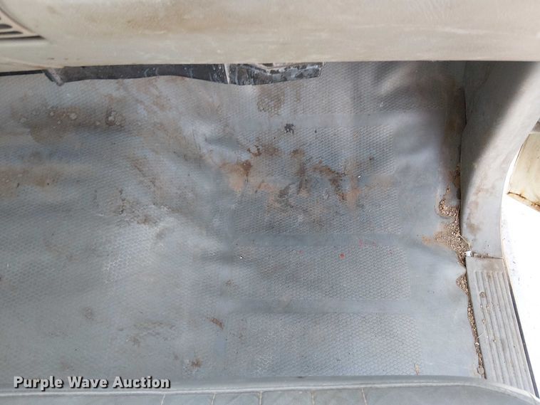 image for item FK0510 1997 GMC Sierra 2500HD flatbed pickup truck