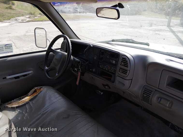 image for item FK0510 1997 GMC Sierra 2500HD flatbed pickup truck