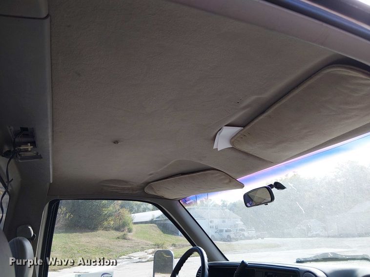 image for item FK0510 1997 GMC Sierra 2500HD flatbed pickup truck