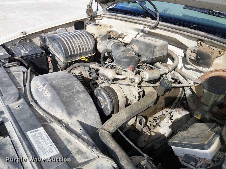 image for item FK0510 1997 GMC Sierra 2500HD flatbed pickup truck