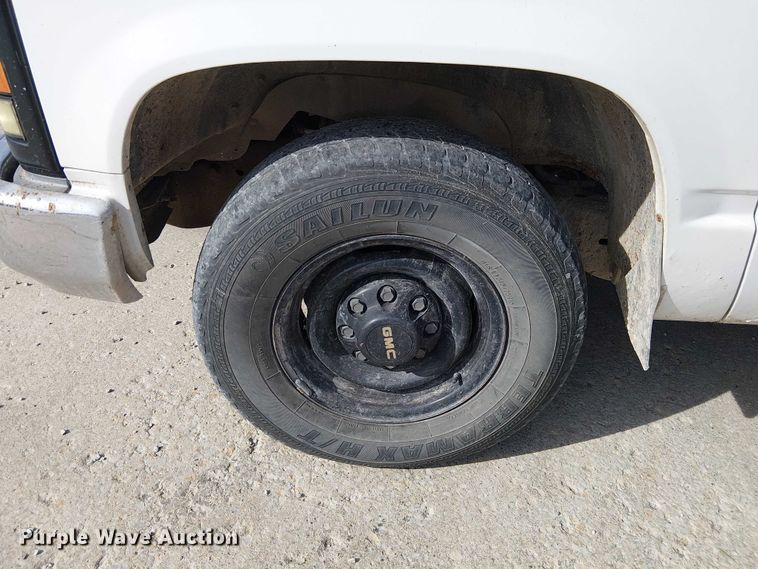 image for item FK0510 1997 GMC Sierra 2500HD flatbed pickup truck